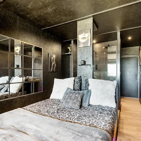 L'ecrin Noir Port Nature Daire *